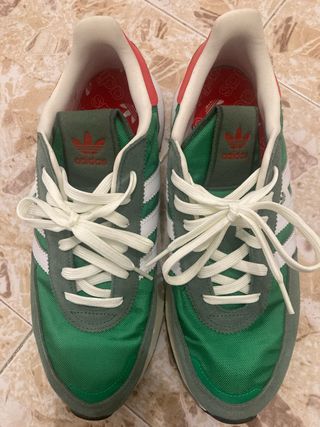 Zapatillas Adidas Originales Verdes y Rojas