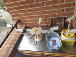 Lámparas de salón doradas y transparentes