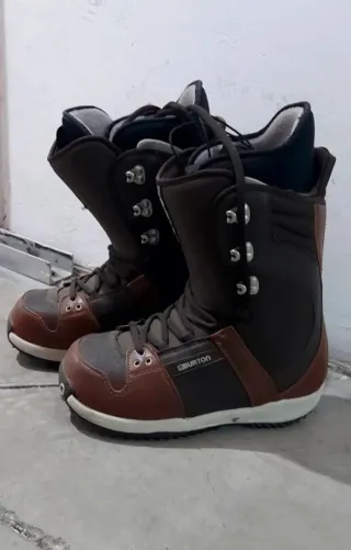 Botas de Snowboard Marrones y Negras