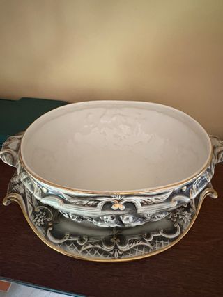 Sopera Clásica Porcelana Dorada y Blanca