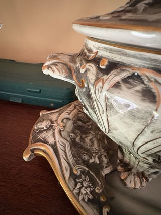 Sopera Clásica Porcelana Dorada y Blanca