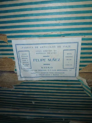 Dos baúles antiguos madera y metal