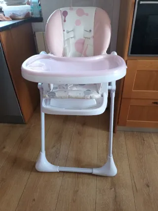 Trona bebé rosa con estampado