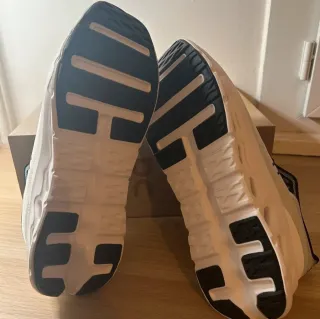 On Cloud Zapatillas Running talla 43 A Estrenar