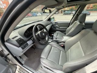 BMW X5 E53 3.0d 2005. Tiene todos los extras q hay