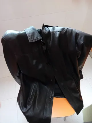 Chaqueta de piel hombre negra.