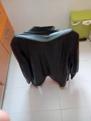 Chaqueta de piel hombre negra.