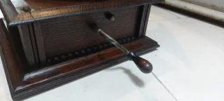 Gramófono antiguo con bocina