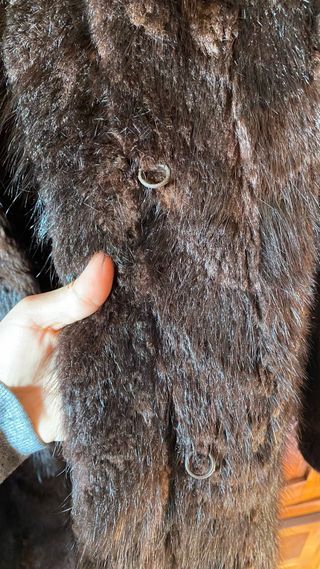 Abrigo de piel marrón