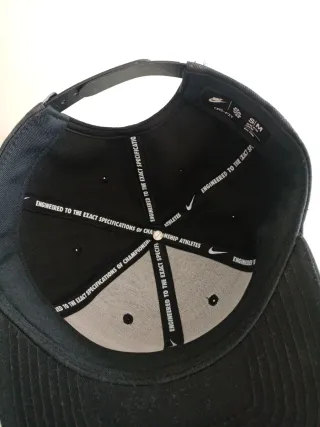 Gorra Plana Nike, dry fit, color Negro