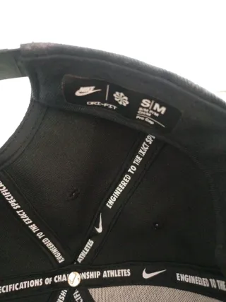 Gorra Plana Nike, dry fit, color Negro
