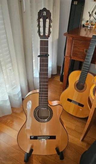 Guitarra Flamenca Alhambra Cutawey CITES