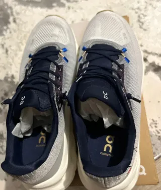 On Cloud Zapatillas talla 43 A Estrenar