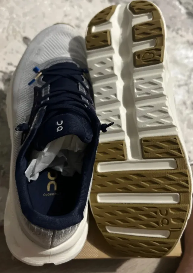 On Cloud Zapatillas talla 43 A Estrenar