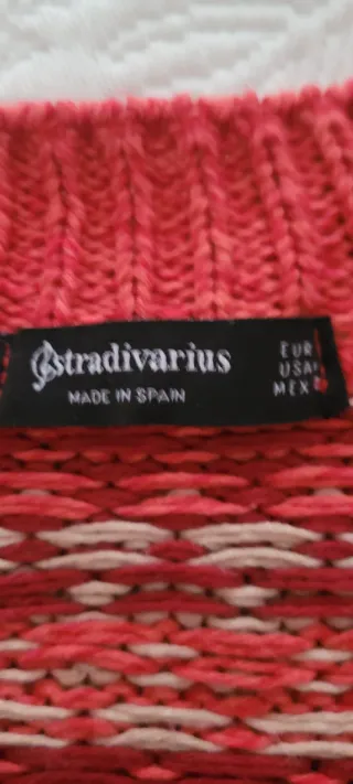 Chaqueta Stradivarius Zigzag Roja y Beige