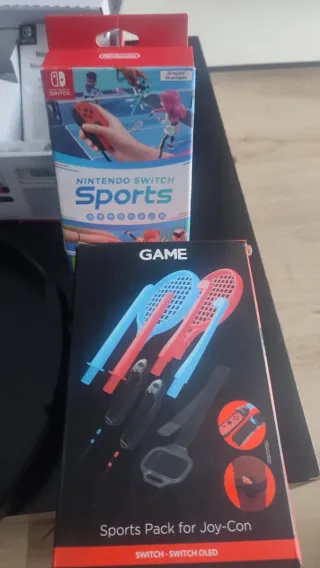 Nintendo Switch Viola/Giallo + Giochi