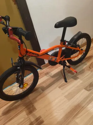 Bicicleta infantil B-twin naranja
