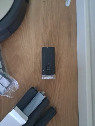 Robot Roomba con filtros,  para piezas.