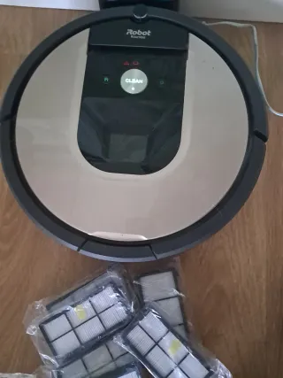 Robot Roomba con filtros,  para piezas.