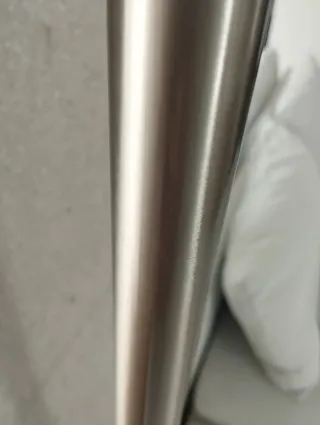 Lámpara de pie moderna extensible con pantalla