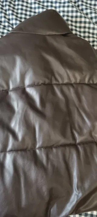 Chaleco acolchado efecto piel Zara Marrón Talla XS