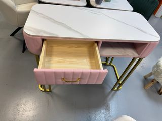 Tavolo per trucco e manicure in marmo e metallo