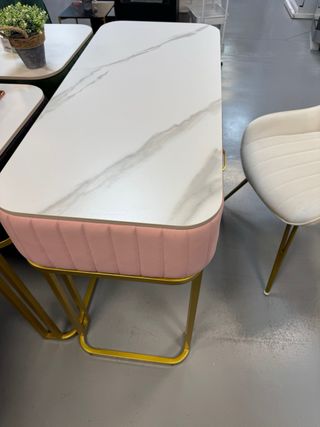 Tavolo per trucco e manicure in marmo e metallo