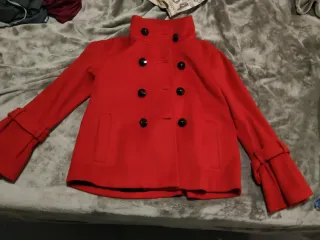 Chaqueta corta roja de paño
