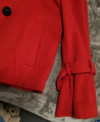 Chaqueta corta roja de paño