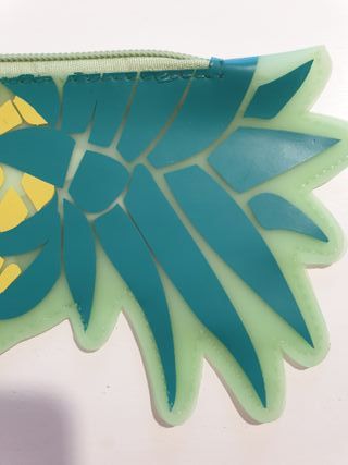 4 Neceser/monederos PIÑA de Kiabi solo 7 euros!!