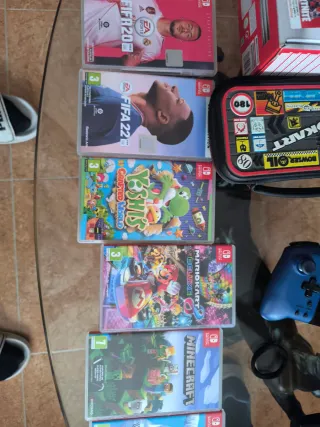 Nintendo Switch con 10 giochi e controller multipli
