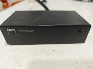 Amplificador / receptor / preamplificador NAD T760