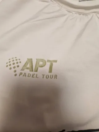Camiseta Padel APT Padel Tour Negra y Blanca