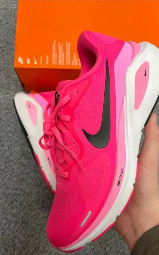 Nike Air Zoom Structure talla 42,5 A Estrenar