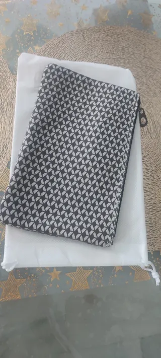 Bolso y neceser estampado