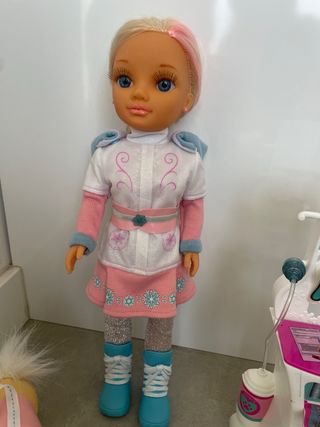 Nancy Muñeca Rescate Nieve y Accesorios