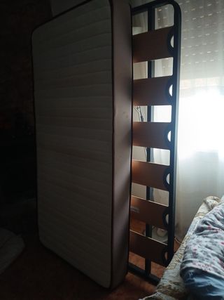 Colchón y somier bueno 90 x 200