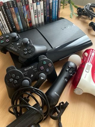 Consola PS3 + 23 juegos  + Accesorios