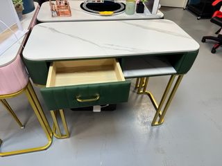 Toeletta verde e dorata