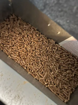 Chimenea Pellets Fujisol DS11 11Kw Negra