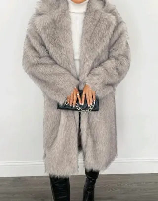 Abrigo largo nuevo de pelo