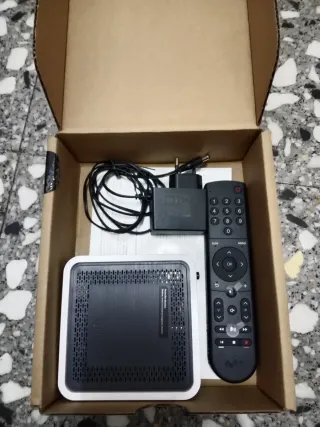 Decodificador UHD TV con mando