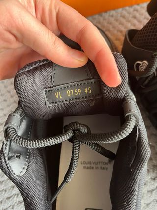 Louis Vuitton Scarpe da Ginnastica Nere e Bianche