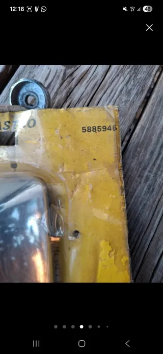 Specchietto retrovisore universale