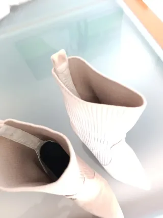 Botas de chica beige