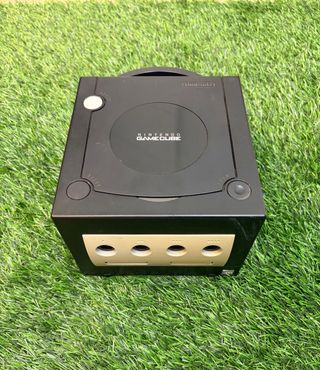 2 x Nintendo GameCubes