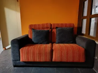 Sofá de 2 plazas tela naranja y negro