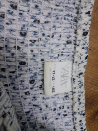 Pantalon, blusa, falda volantes