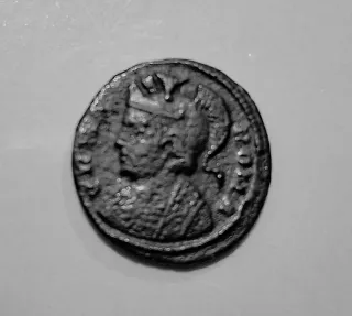 Moneda Constantino I URBS ROMA