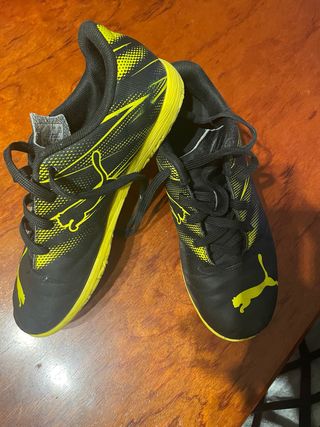Zapatillas Puma Futbol Sala Negras y Amarillas